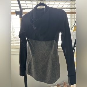 Lululemon black and gray zip up